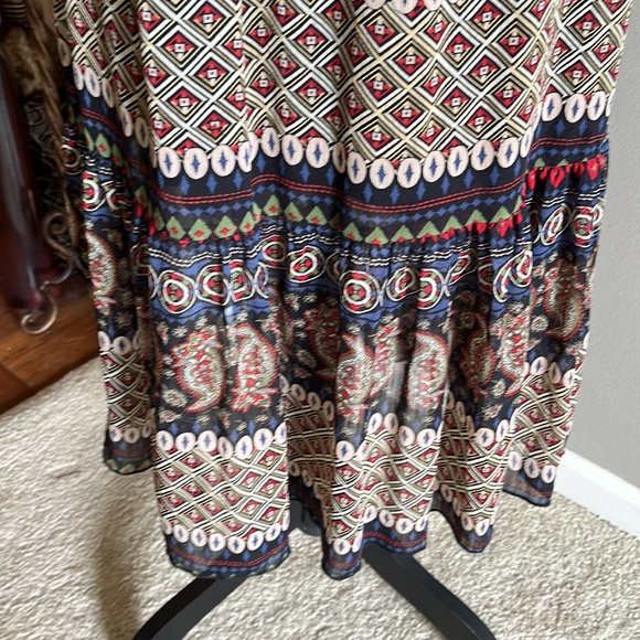 Large strapless Aztec print dress with lace up detail, feathers. Flattering EUC - Picture 4 of 10